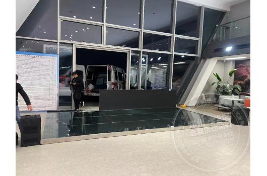 郑州郑州奥迪4S店玻璃地台出租展车地台租赁